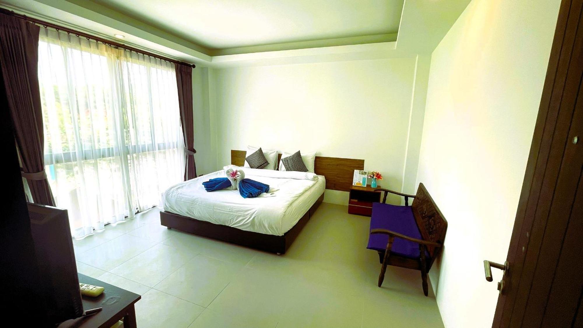 Rockstar Beach Apartments Bang Rak Beach  Extérieur photo