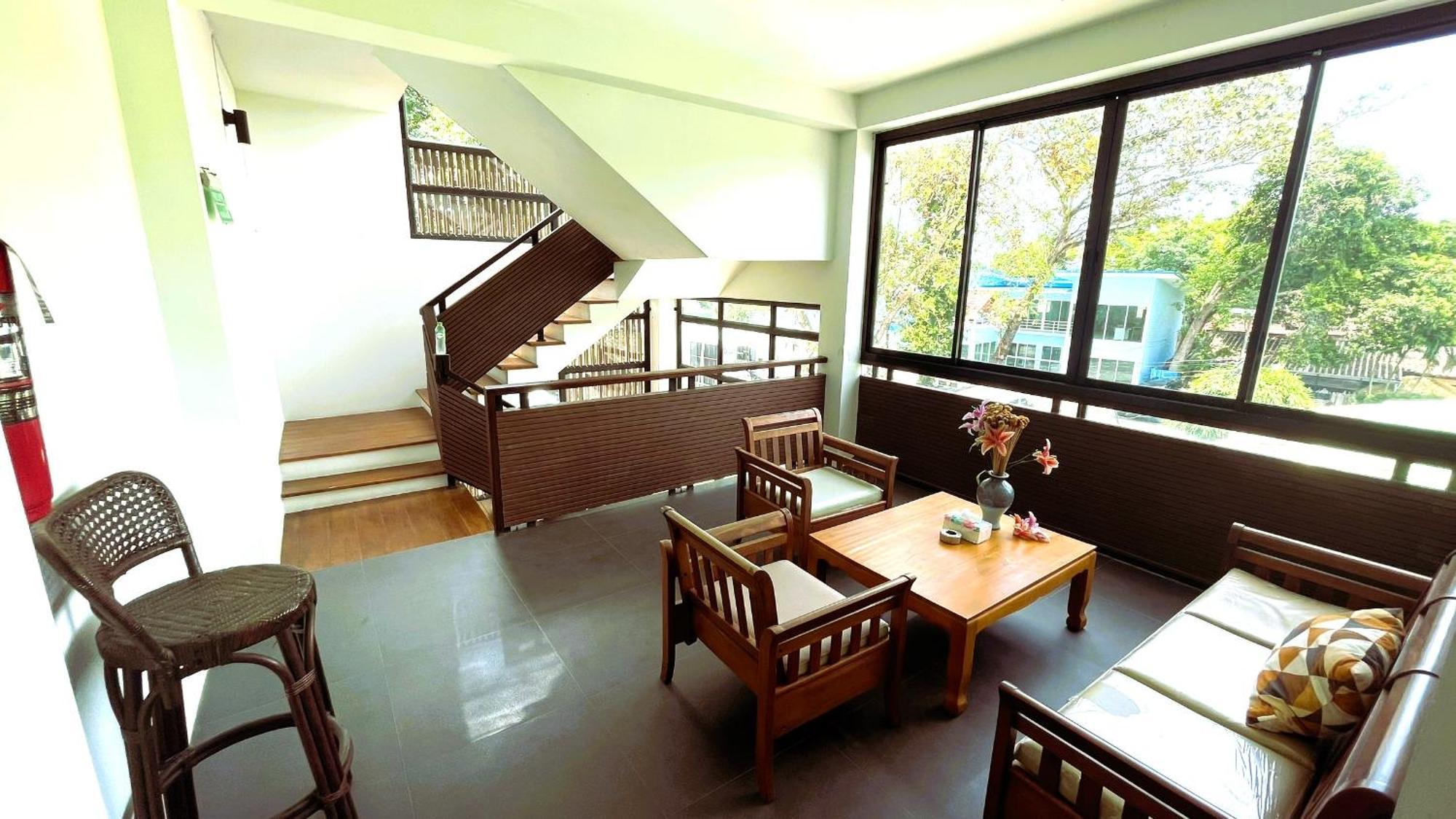 Rockstar Beach Apartments Bang Rak Beach  Extérieur photo
