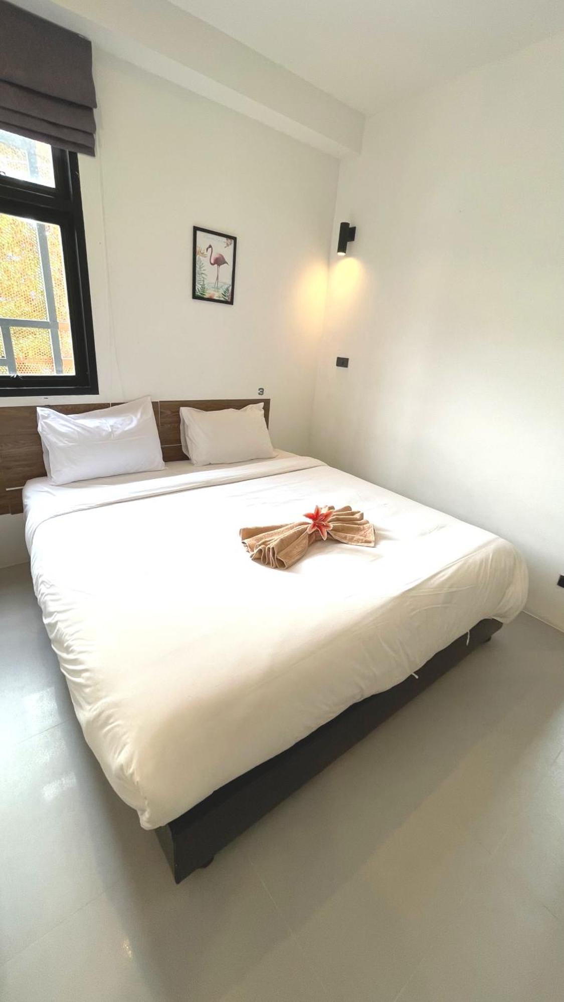 Rockstar Beach Apartments Bang Rak Beach  Extérieur photo