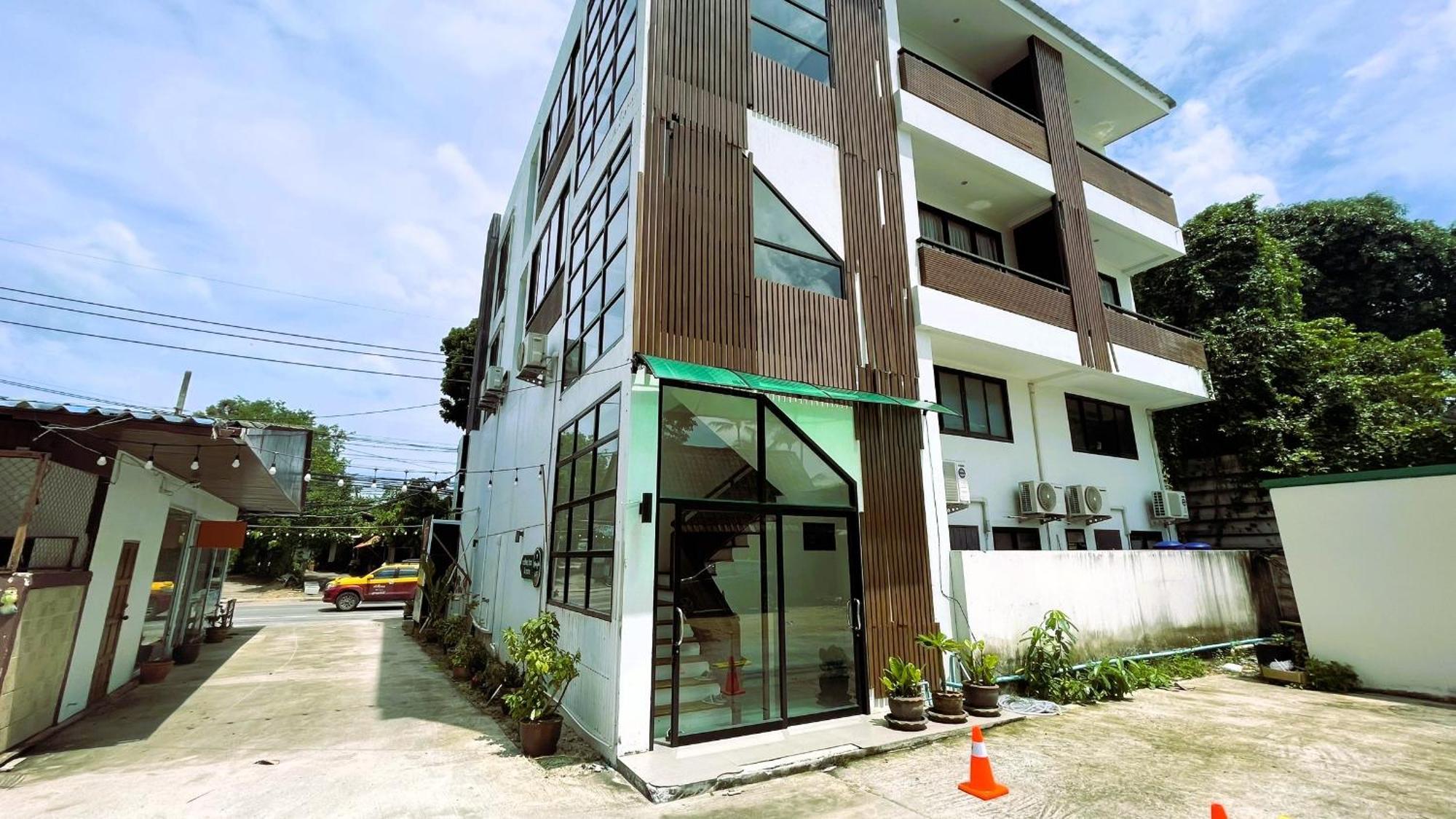Rockstar Beach Apartments Bang Rak Beach  Extérieur photo
