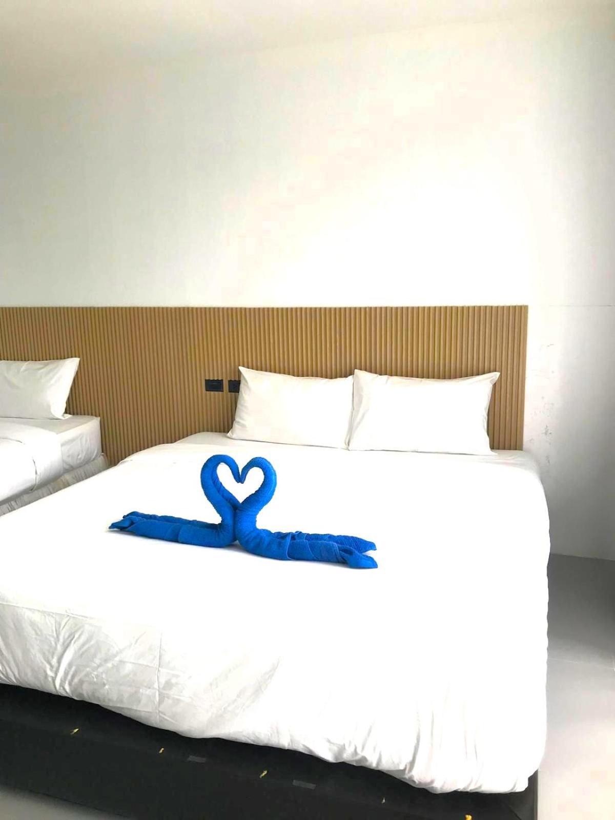 Rockstar Beach Apartments Bang Rak Beach  Extérieur photo