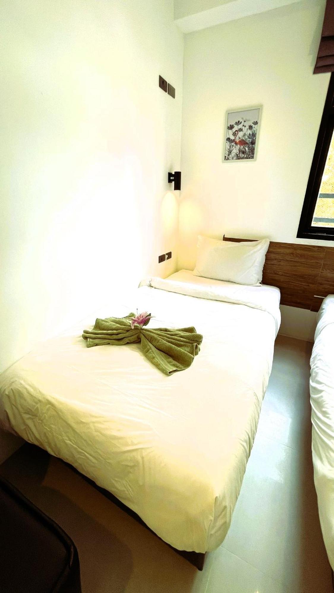 Rockstar Beach Apartments Bang Rak Beach  Extérieur photo